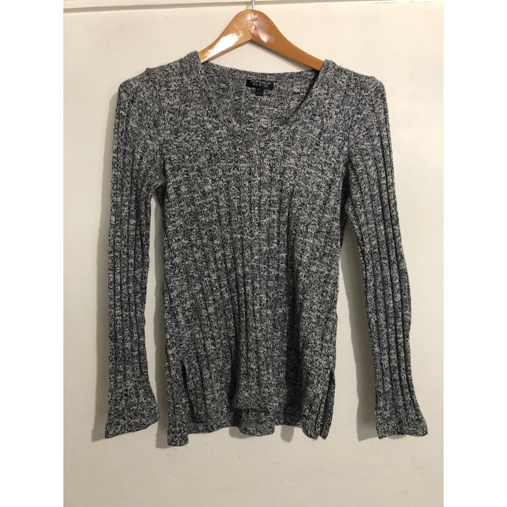 Topshop gray ribbed v-neck sweater
